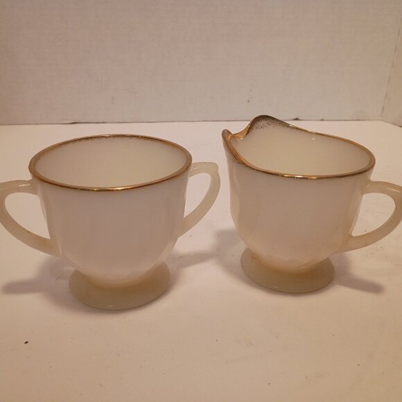 Vintage Anchor Hocking FIRE KING Oven Ware Milk Glass Sugar & Creamer  Gold Trim - Picture 1 of 7